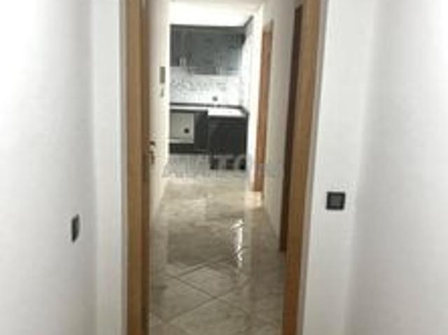 Studio neuf – 5 min de Hay Riad, Témara