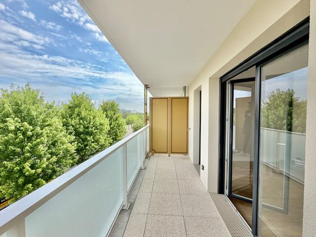 Studio neuf 28 m2 avec balcon 6 m2 et parking Elancourt Clef Saint Pierre