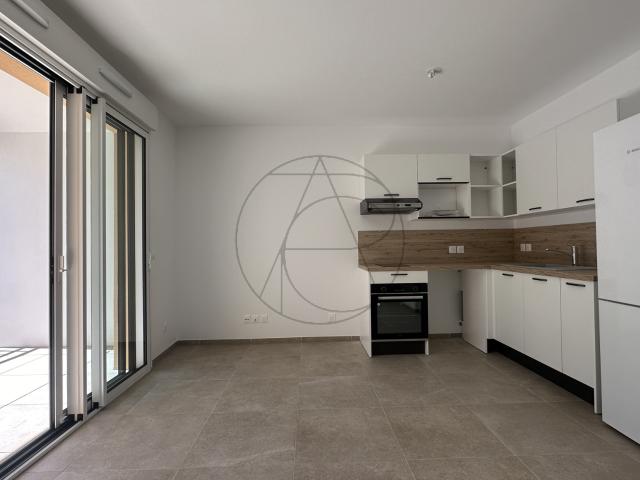 Studio neuf, terrasse plein sud, parking — le produit locatif complet à Aix en Provence
