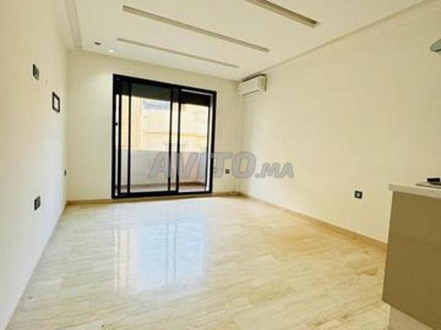 Studio neuf à louer 50 m2 à Casablanca maarif