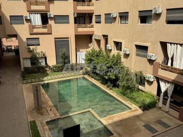 Studio neuf avec balcon à louer