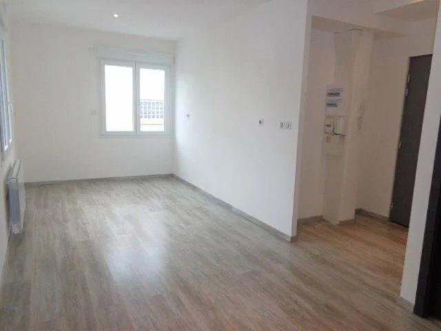 Studio NEUF de 25 m2 en RDC avec cuisine équipée et parking