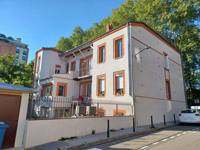 Studio neuf et confortable ds bel immeuble ancien