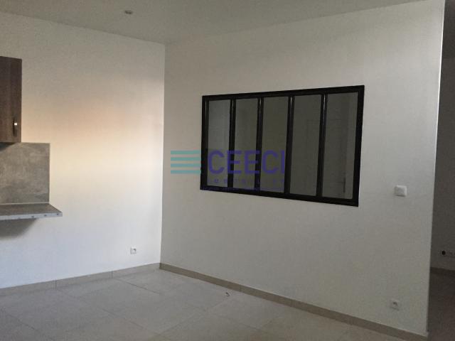 STUDIO NEUF RUE DU POT D'ETAIN