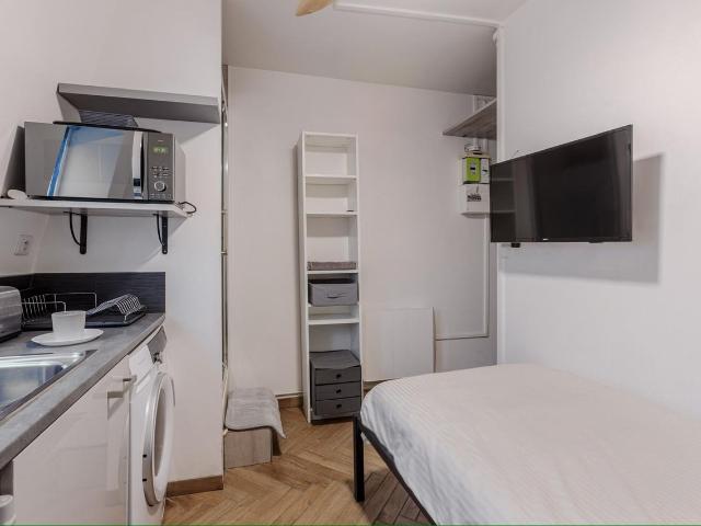 Studio near Gare du Nord/Est, Paris Amsterdam Apartments for Rent