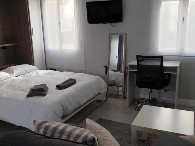 Studio near Príncipe de Vergara metro station