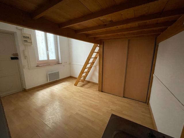 STUDIO NIMES 1 pièce s 15 m2