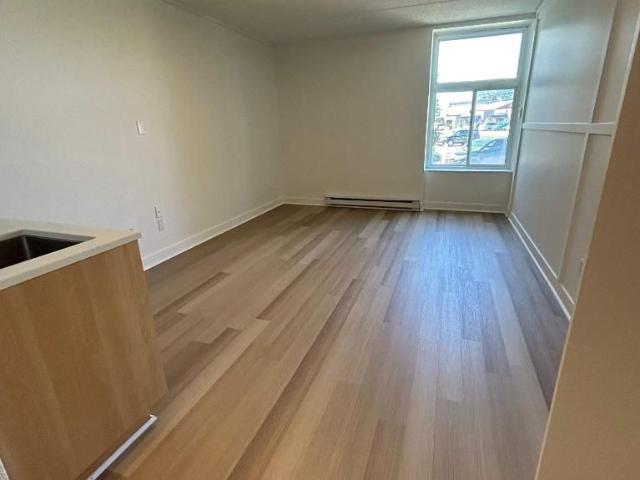 Studio Saint Charles Borromée $1,049 /mo