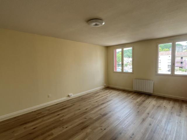STUDIO SEMI MEUBLE FUMEL