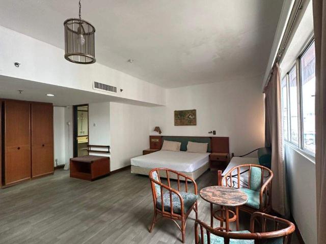 Studio Size Low Deposit as RM300 Private Bath 3 Min walk Monorel