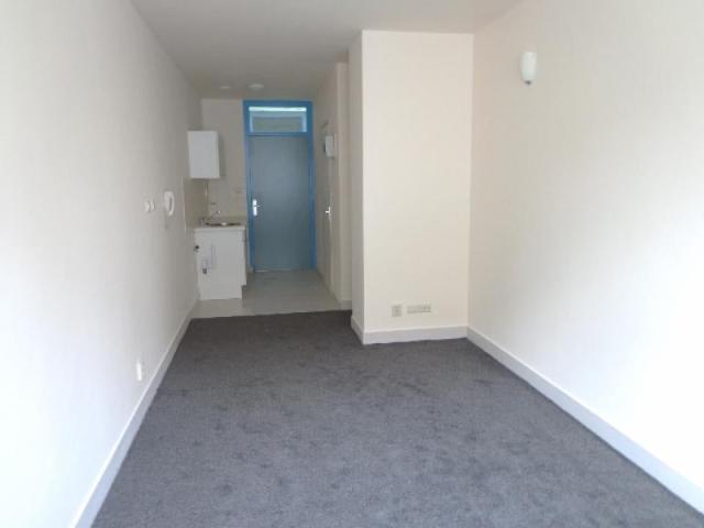 Studio Studio Surface Area: 35m2