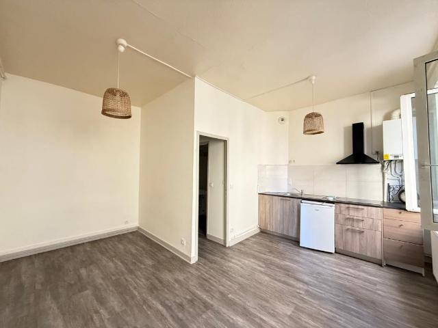 Studio sur cour de 21m2 à louer en HYPER CENTRE