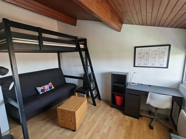 Studio Pont des Demoiselles / Cote Pavée
