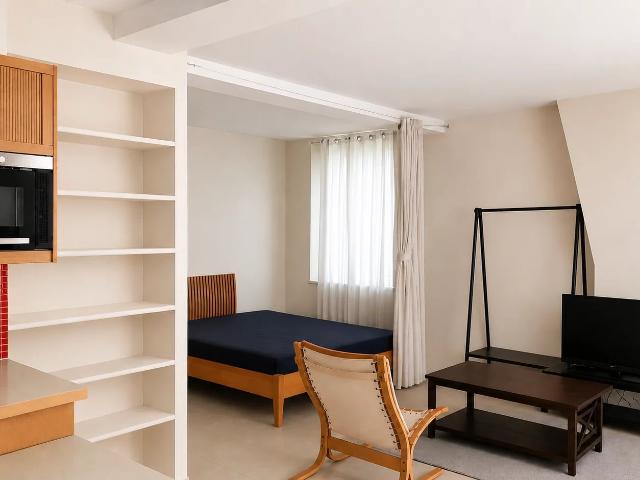 Studio Paris 12