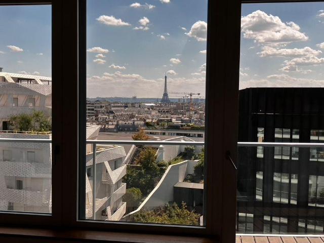 STUDIO PARIS 17e HAUT STANDING VUE INCROYABLE
