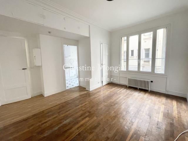 studio paris 75017 22.72 m²