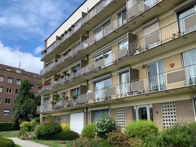 Studio penthouse avec terrasse spacieuse et magnifique vue