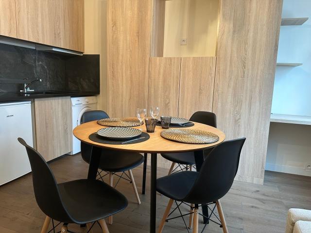 Studio Pergolese Porte Maillot, Paris Amsterdam Apartments for Rent