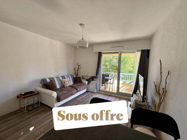 STUDIO PIN ROLLAND 26M2 BALCON PARKING
