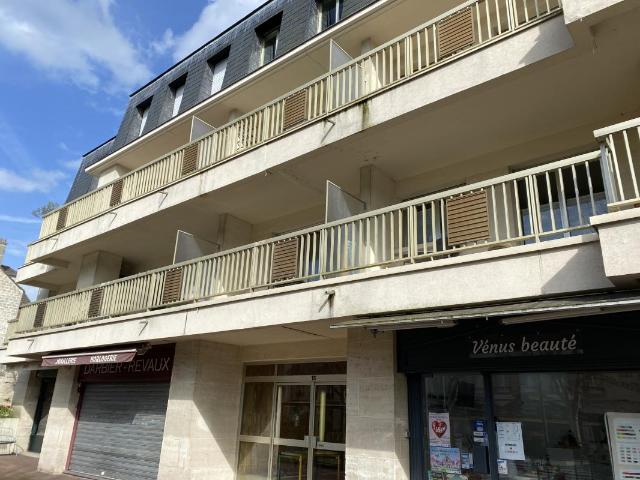 Studio plein centre de chantilly avec cave et parking