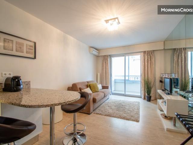 Studio Plein Centre Rue d'Antibes