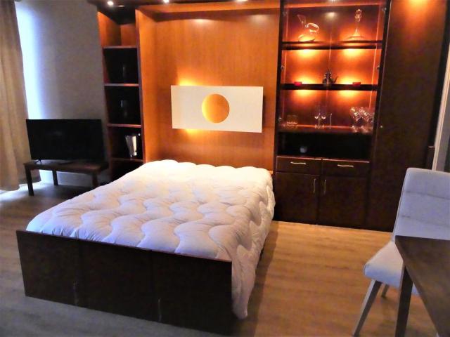 Studio plein ciel clair et confortable