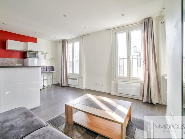 Studio plein de charme au dernier étage ! Paris 18e, Rue du Poteau