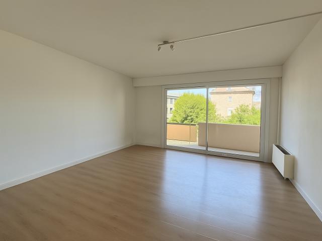 STUDIO PROCHE CENTRE BRIVE