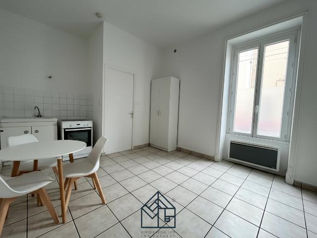 STUDIO PROCHE GARE A ROANNE