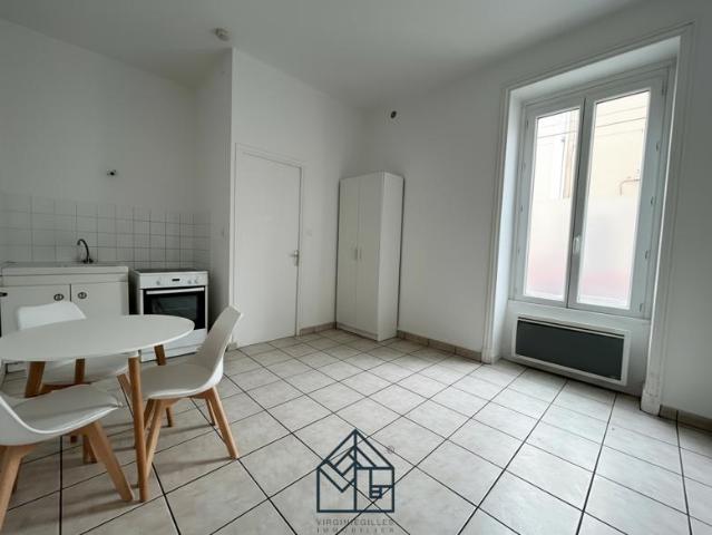 STUDIO PROCHE GARE A ROANNE