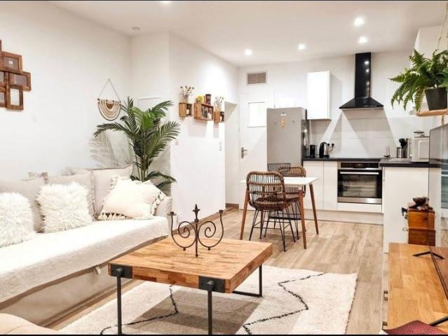 Studio proche vieux port refait à neuf