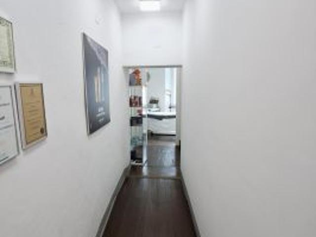 Studio professionale / spazio beauty Genova Centro sopra farmacia