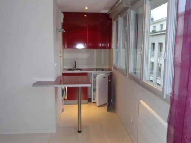 STUDIO QUARTIER GRASLIN SURFACE 28,25 M²