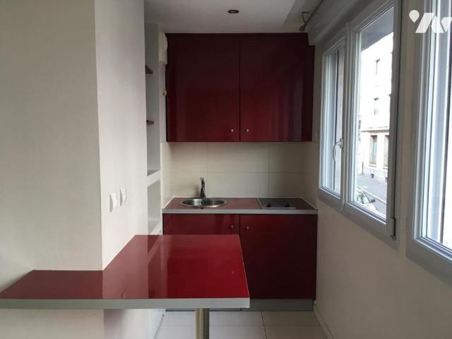 STUDIO QUARTIER GRASLIN SURFACE 28,25 M²