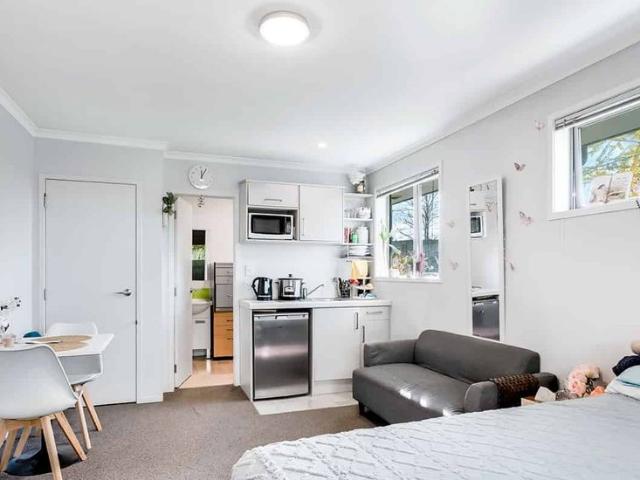 Studio Room For Rent