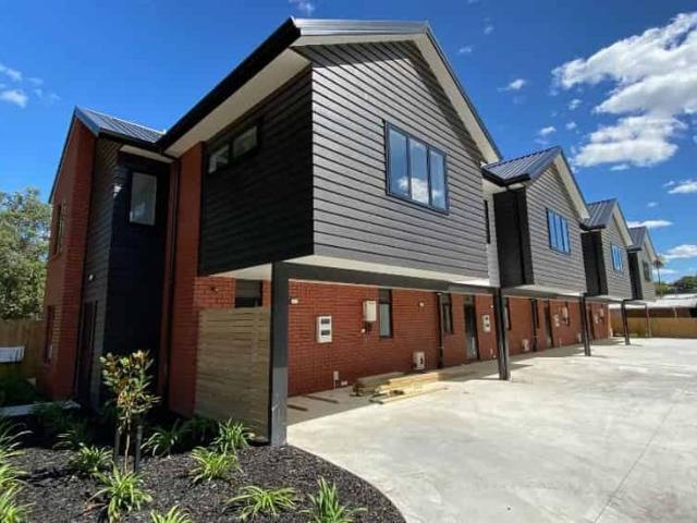 Studio Room in Top Hamilton East Location