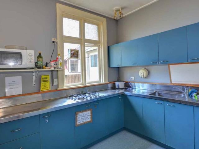Studio Room In Prime Location!