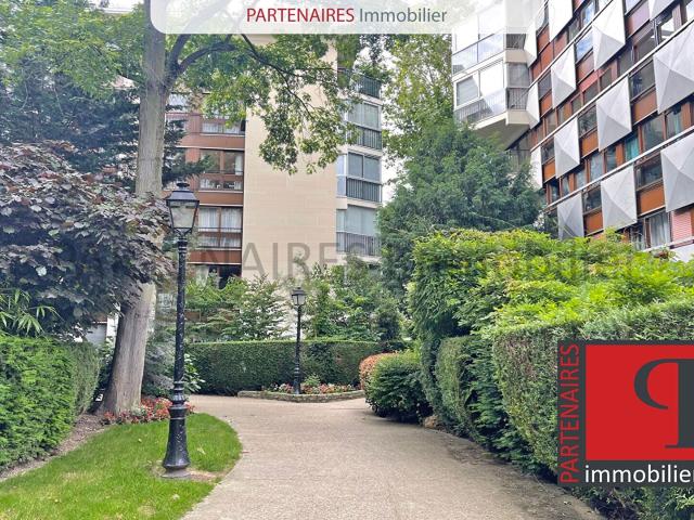 Studio RDC 27 m2 Jardinet Résidence Saint Michel LE C