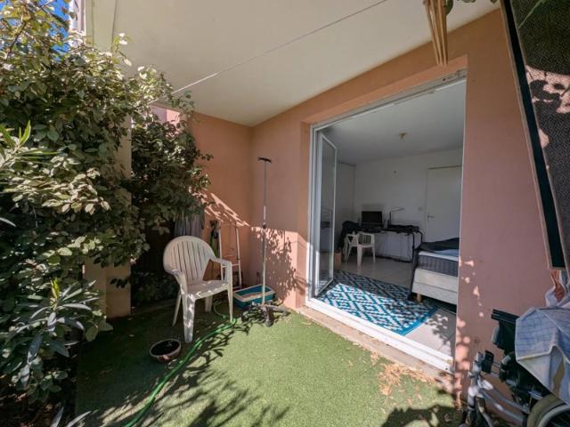 Studio rez de jardin résidence sécurisée