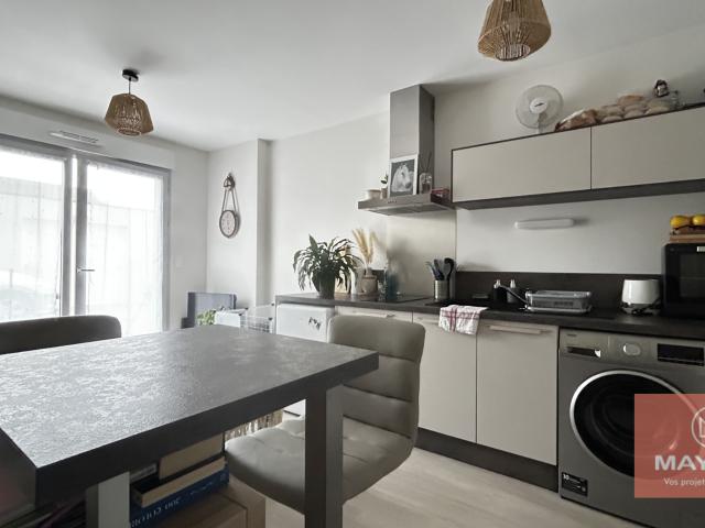 Studio récent avec jardin et parking