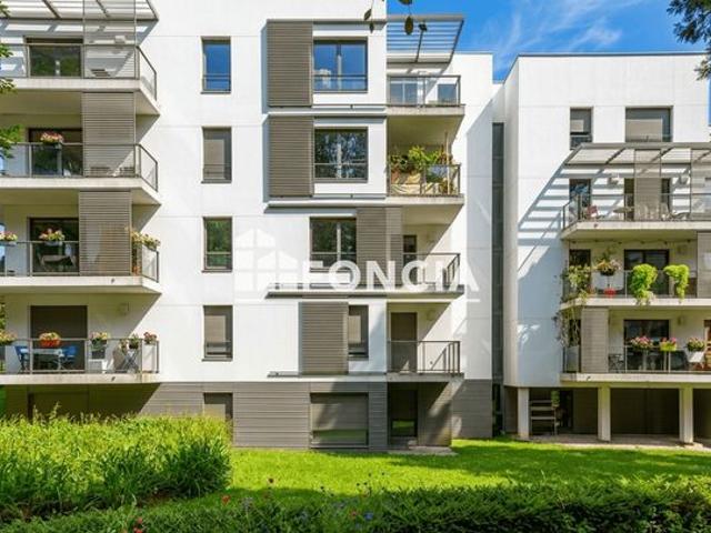 Studio récent dans une belle résidence familiale situé a MEUDON