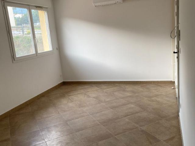 studio refait a neuf 20.16m²