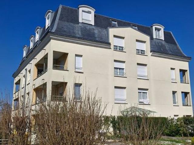 Studio refait à neuf de 22,40 m² avec place de parking extérieur. Parc Soubiran