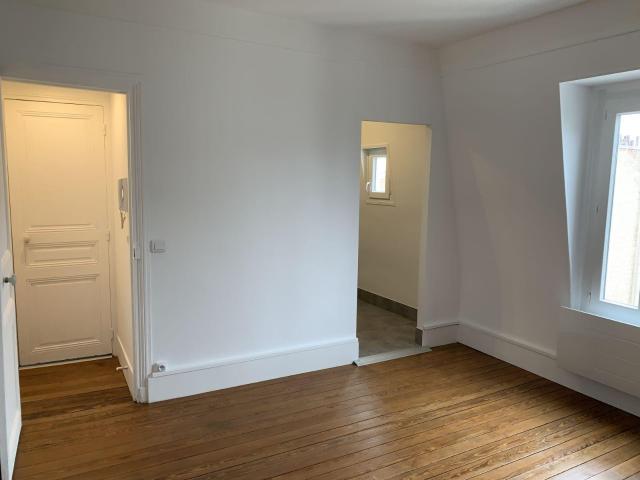 Studio refait à neuf et lumineux