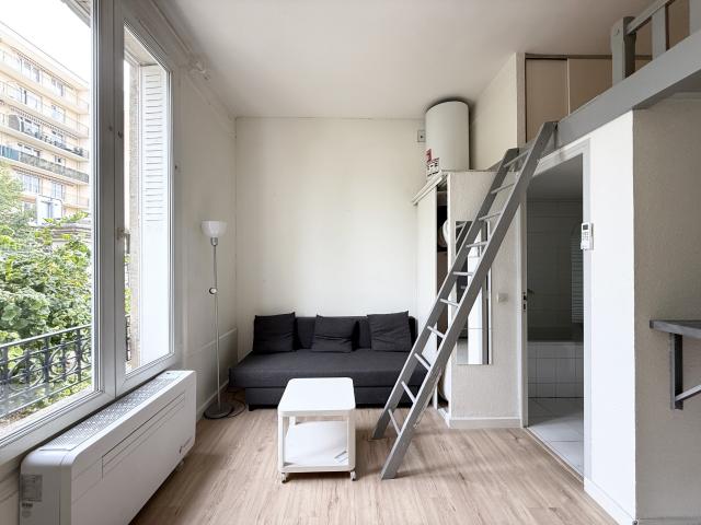 Studio rénové meublé Boulevard Jamin