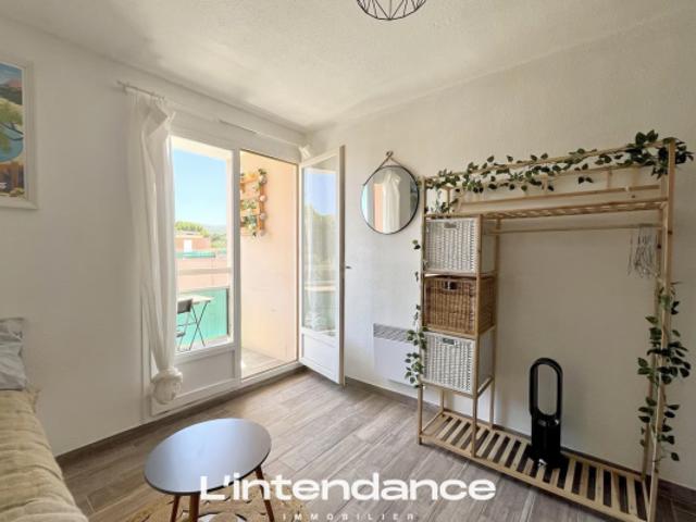STUDIO RÉNOVÉ AVEC BALCON À 5 MINUTES DE LA PLAGE BORMES L
