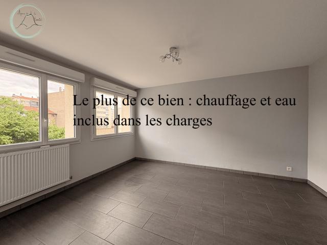 STUDIO RENOVE AVEC GARAGE ET CAVE