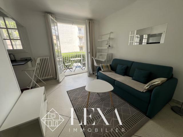 Studio rénové avec loggia, balcon, parking et cave Résiden