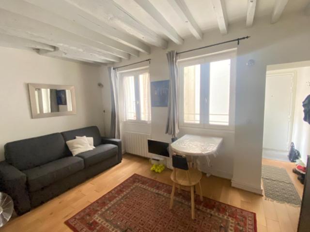 Studio rénové à deux pas du Centre Pompidou