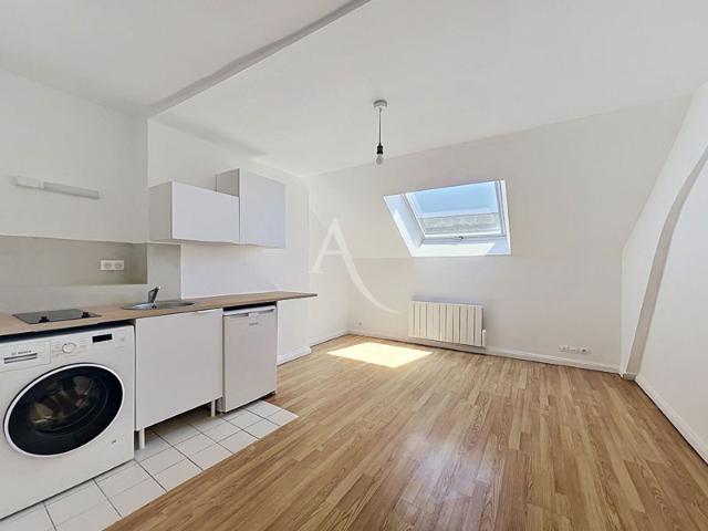 Studio rénové à louer ANGER 21.57 m²